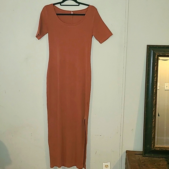 Old Navy knit maxi dress, sz Medium Tall, Cherry Birch color. 3 for $15 - Picture 3 of 7